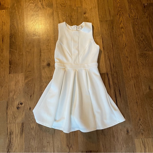 Francesca's Collections Dresses & Skirts - Francesca's Collections Cream Sleeveless Dress